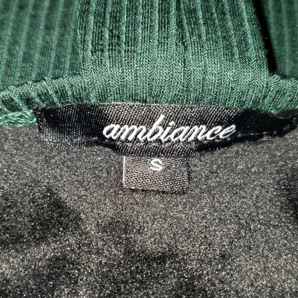 Off the Shoulder, choker top. - Picture 7 of 7